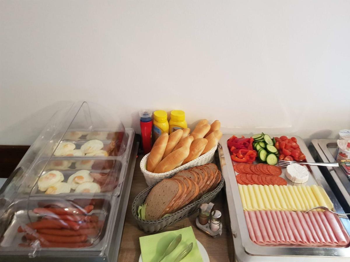 Restaurace A Penzion Bludovecek المظهر الخارجي الصورة